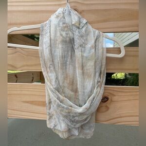 Elegant Sheer Scarf in Gray and Cream